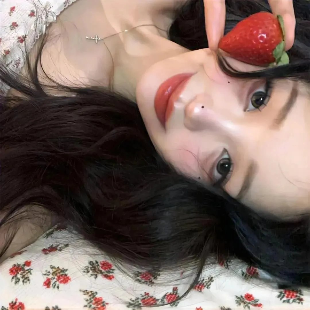 垃圾箱里的婴儿